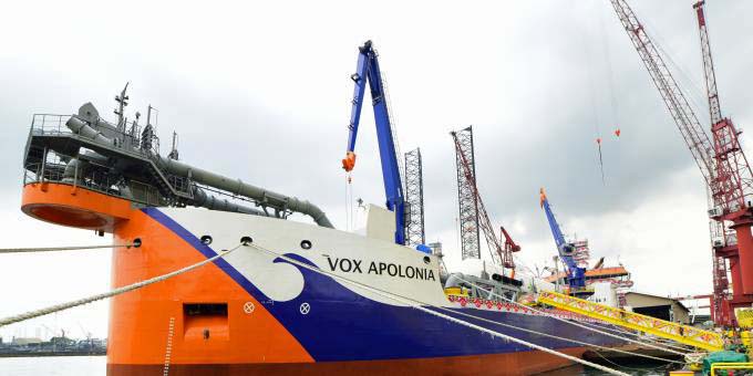 Duual Fuel dredger (Van Oord)