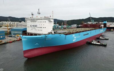 HHI FLOATS OUT FIRST LARGE METHANOL BOXSHIP FOR MAERSK