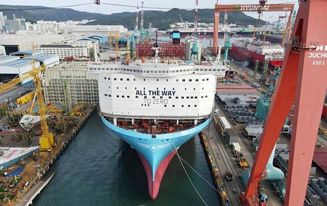 Large methanol boxship (Maersk)