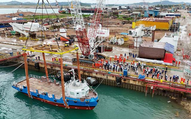 NEW ELECTRIC SUPPLY BOAT LAUNCHED IN SINGAPORE